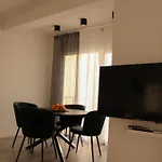 Merry Harmony Heights - Balcony & Free Garage & Parking Apartment Mostar