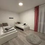 Apartment Merry Harmony Heights - Balcony & Free Garage & Parking *
