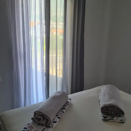 Merry - Free Garage & Parking Apartment Mostar