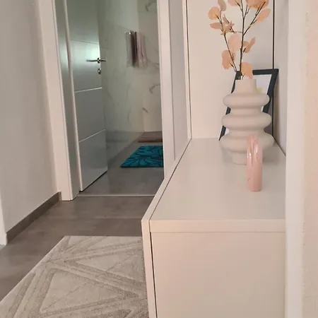 Merry - Free Garage & Parking Apartment