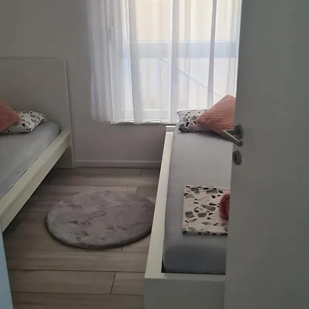 Merry - Free Garage & Parking *