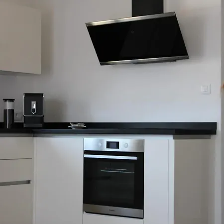 Merry Harmony Heights - Balcony & Free Garage & Parking *