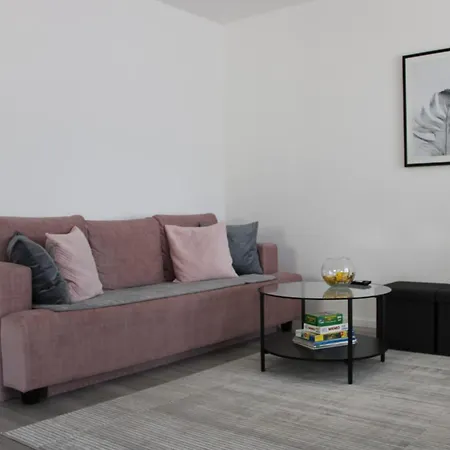 Merry - Free Garage & Parking *