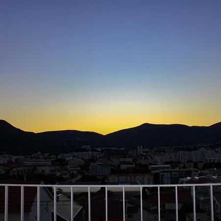 Merry - Free Garage & Parking Мостар