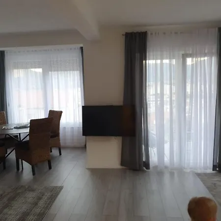 Merry - Free Garage & Parking Apartment Mostar