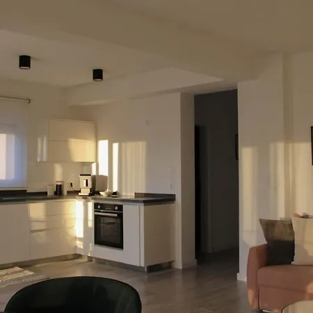 Merry - Free Garage & Parking Apartment
