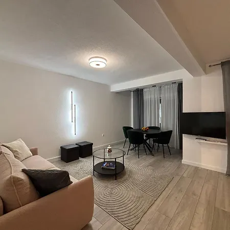 Merry - Free Garage & Parking *