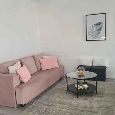 Merry - Free Garage & Parking モスタル