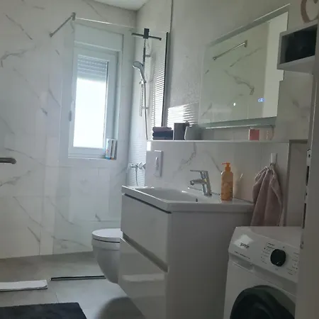 Merry Harmony Heights - Balcony & Free Garage & Parking Apartament Mostar