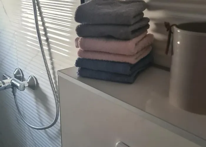 Merry Harmony Heights - Balcony & Free Garage & Parking