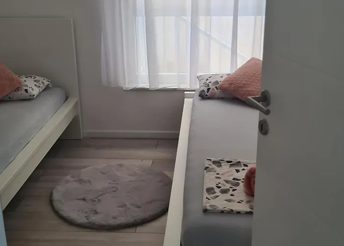 Merry Harmony Heights - Balcony & Free Garage & Parking *