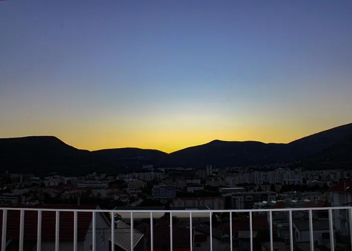 Merry Harmony Heights - Balcony & Free Garage & Parking Mostar