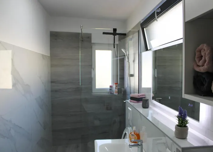 Apartman Merry Harmony Heights - Balcony & Free Garage & Parking Mostar