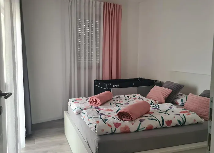 Merry Harmony Heights - Balcony & Free Garage & Parking Mostar