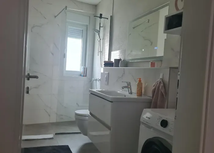 Merry Harmony Heights - Balcony & Free Garage & Parking Apartman Mostar